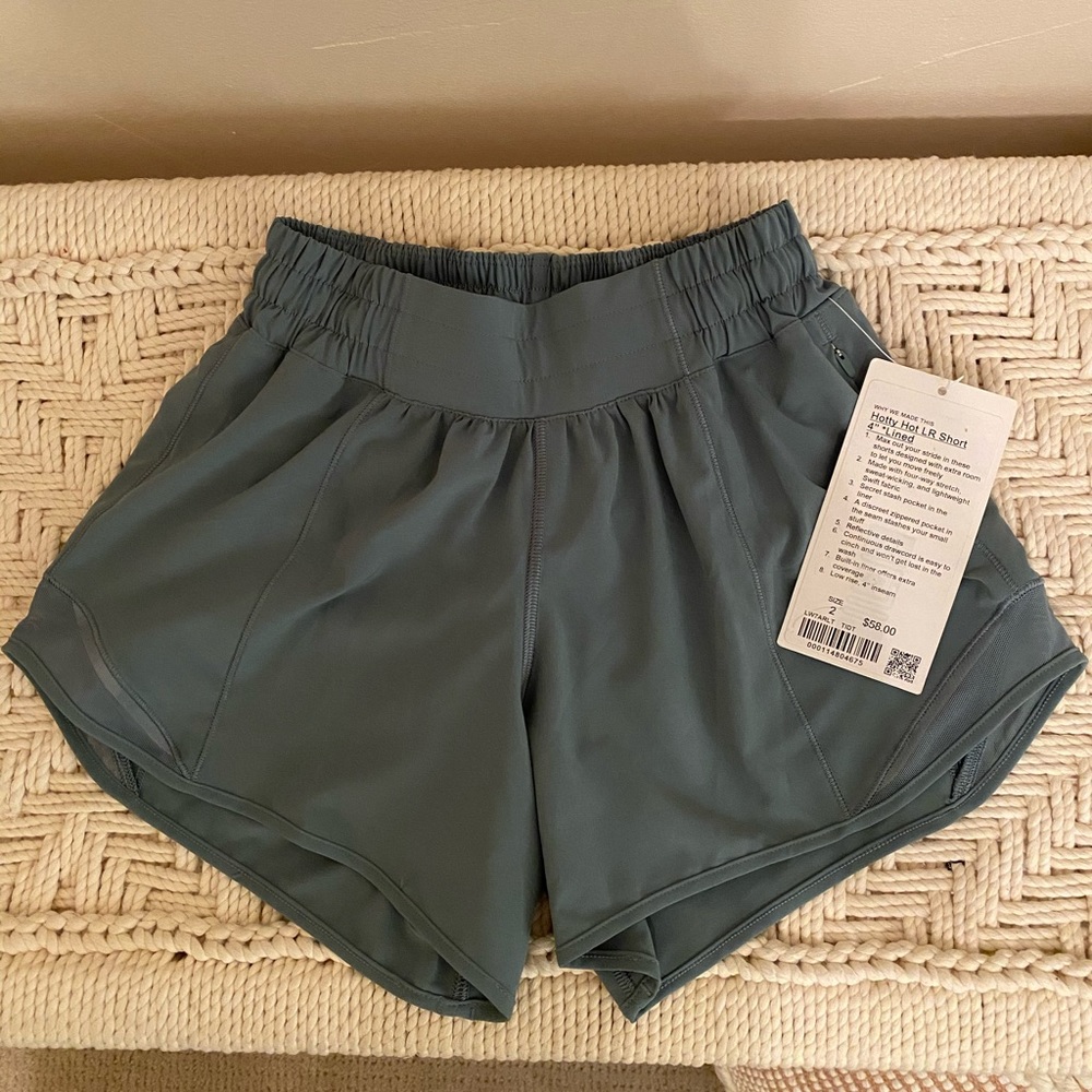 Lululemon woman’s shorts